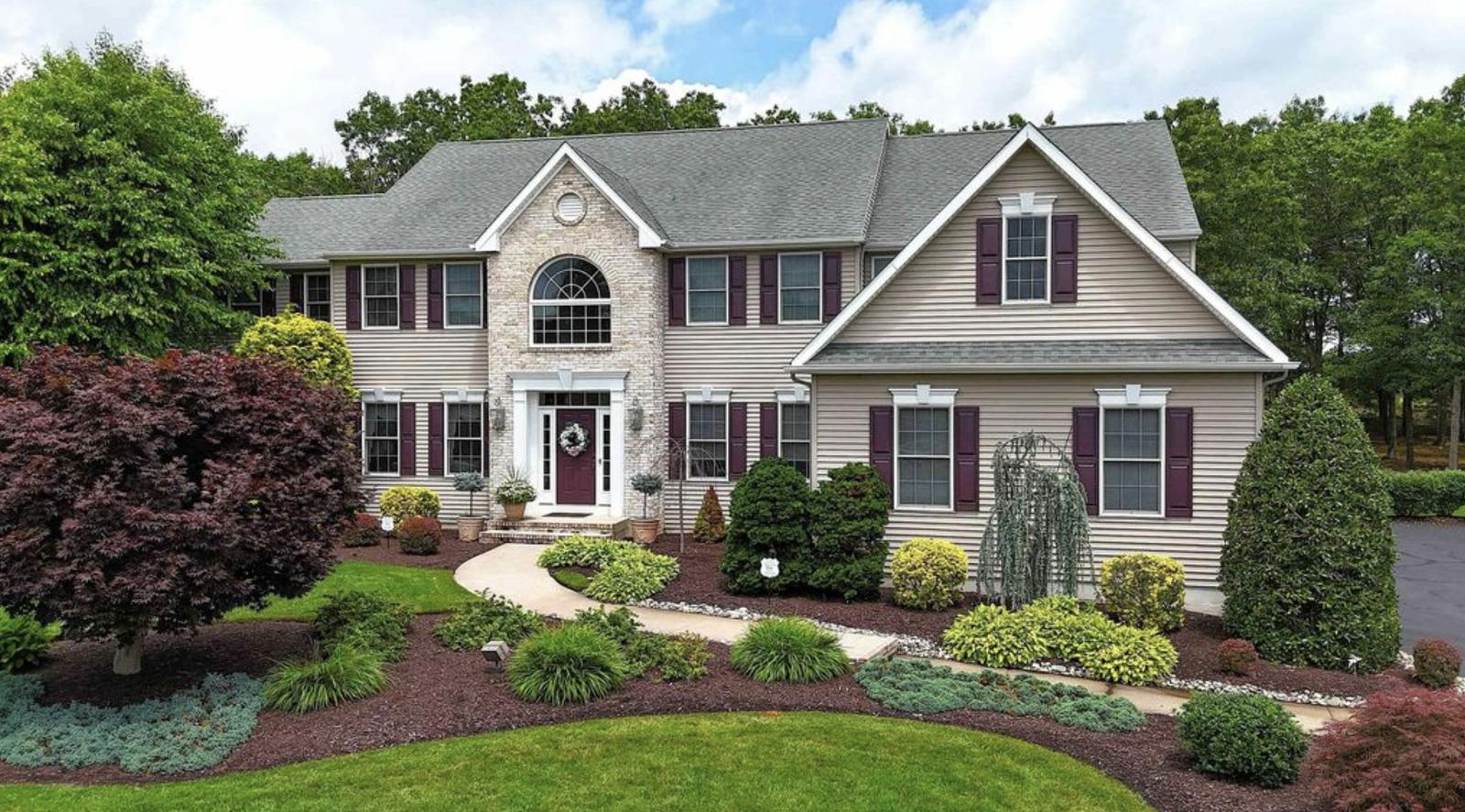 Estate home exterior painted by HRF Painting & Construction in South Jersey.
